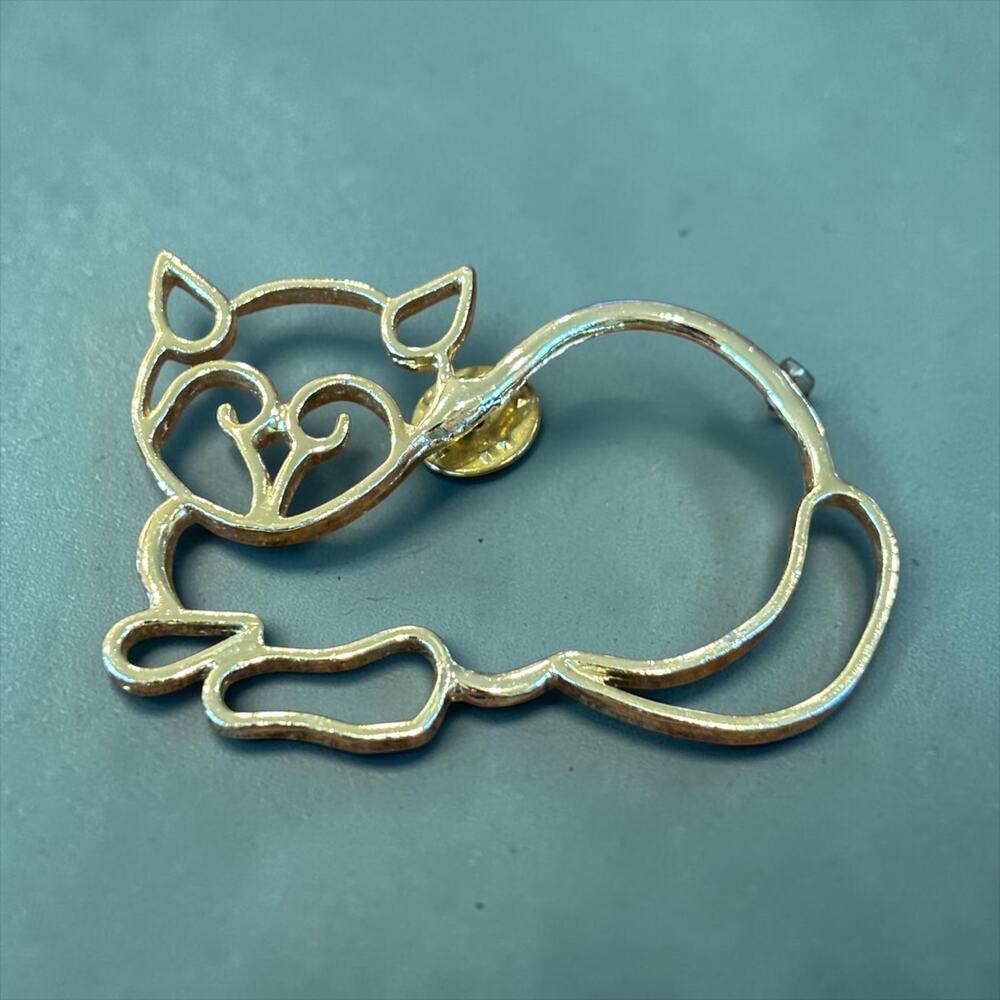 Mod Minimalist Cat Brooch Gold Tone Openwork Curled Tail Vintage Kitty Pin